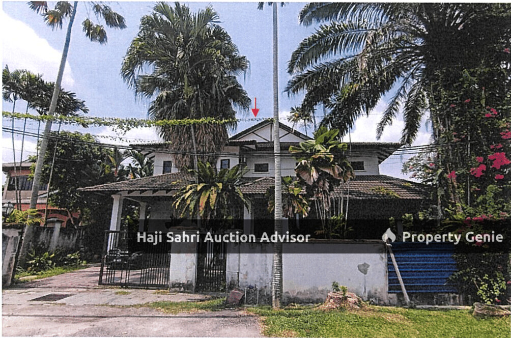 A double storey detached house yang beralamat pos di No. 635, Jalan 10, Taman Ampang Utama, 68000, Ampang, Selangor.