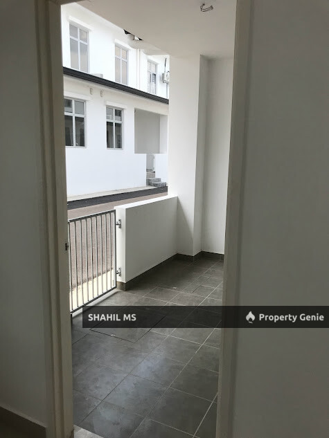 sp0093 || BANDAR PENAWAR JOHOR || TAMAN SRI PENAWAR || RUMAH TERES DUA TINGKAT || END LOT || BUMI LOT || LEASEHOLD || RM530,000