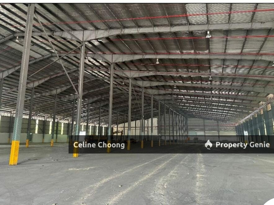 North Port,  Detached Warehouse