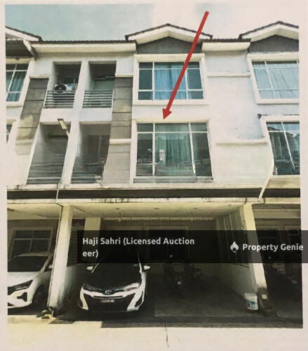 SEBUAH RUMAH BANDARAN TIGA TINGKAT DALAM SKIM PERUMAHAN BERPAGAR DAN BERKAWAL. yang beralamat pos di NO 51-F, TINGKAT PAYA TERUBONG 4, TAMAN SURIA VISTA, 11060, AYER ITAM, Pulau Pinang.