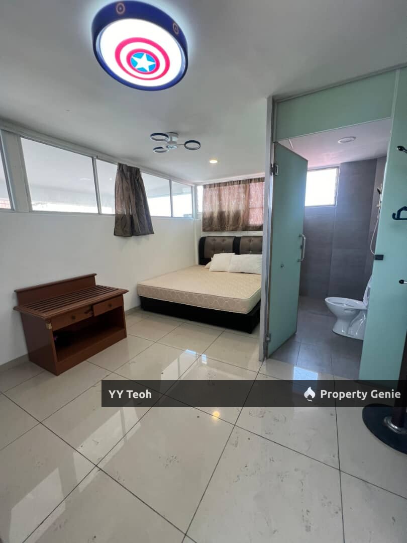 Jonker Street Triple Storey Shoplot Homestay