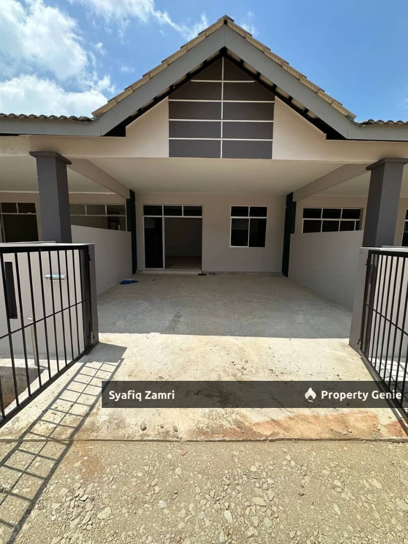 Teres Setingkat Cempaka Tanjung Lumpur, Kuantan