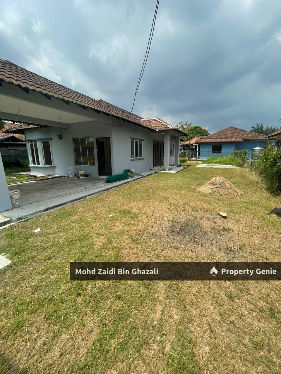 Corner unit single storey for sale