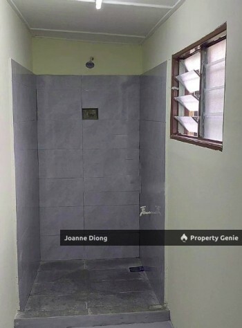 Sek 8 PJ Single Storey House