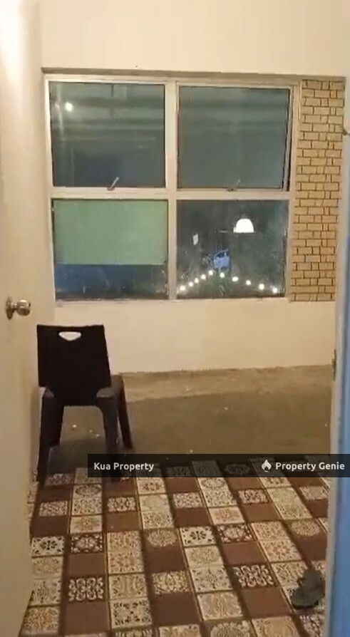 First Floor Shophouse FOR RENT! Located at City Square, Pending