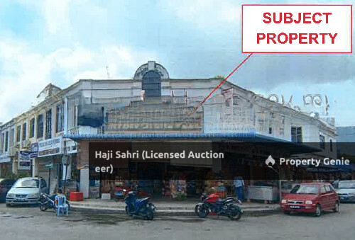Satu unit Kedai Pejabat Teres Dua Tingkat yang beralamat pos di No. 36, Jalan Helang 2, 11700, Glugor, Pulau Pinang.