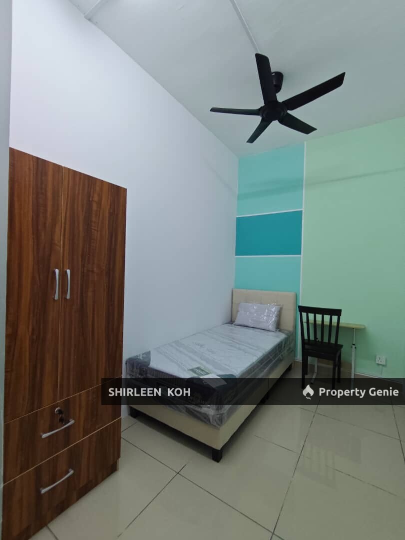 Male room for rent at Suriamas Suites Condominium @ Larkin JB Town