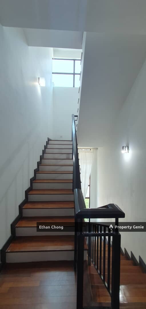 USJ 17 Restree 2 1/2 Storey Semi D House For Rent