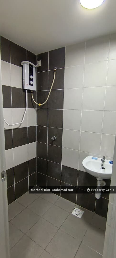 Partial Furnish • Sungai Tangkas • Residensi Emas