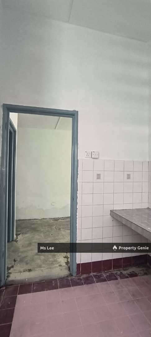 3rd floor Shop Apartment RM 350 (Pasar Malam) -Taman Sentosa @ Klang- Ready 15/7 or 31/7