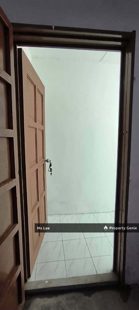 3rd floor Shop Apartment RM 350 (Pasar Malam)-Taman Sentosa @ Klang-Ready Now