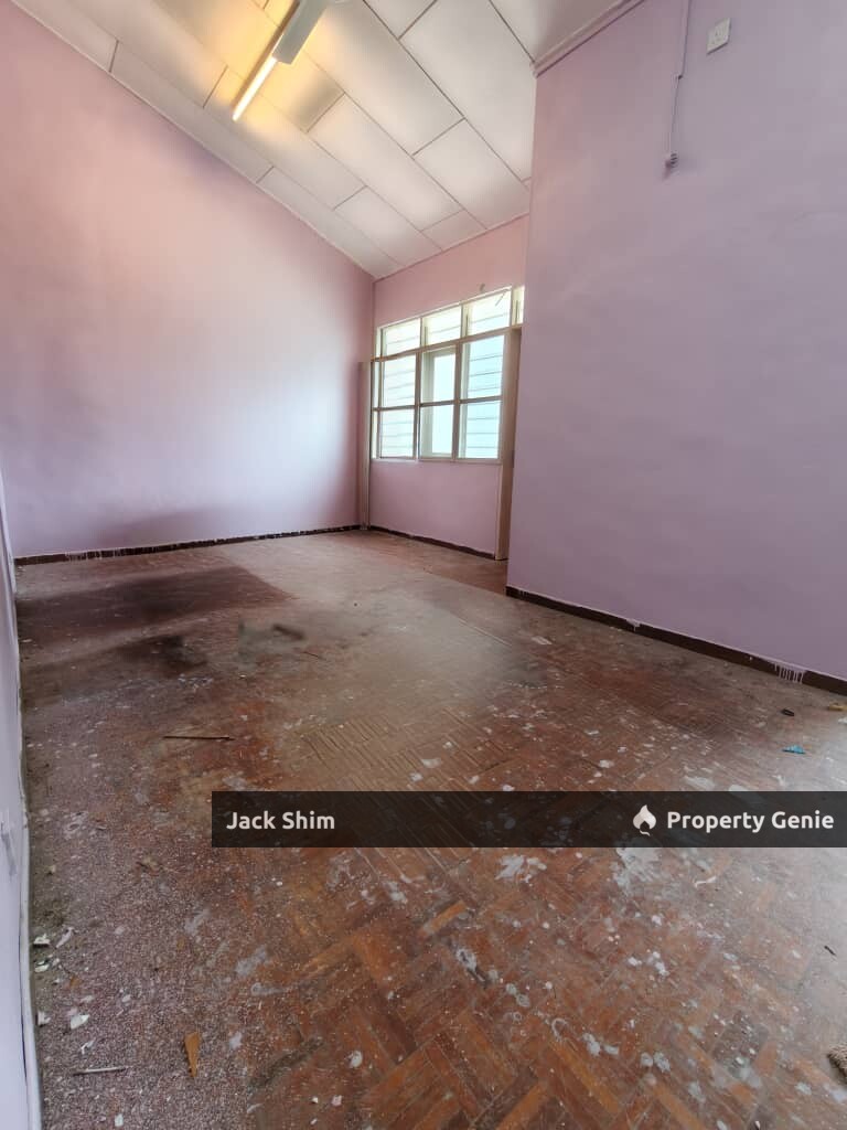 2.5 Storey terrace house