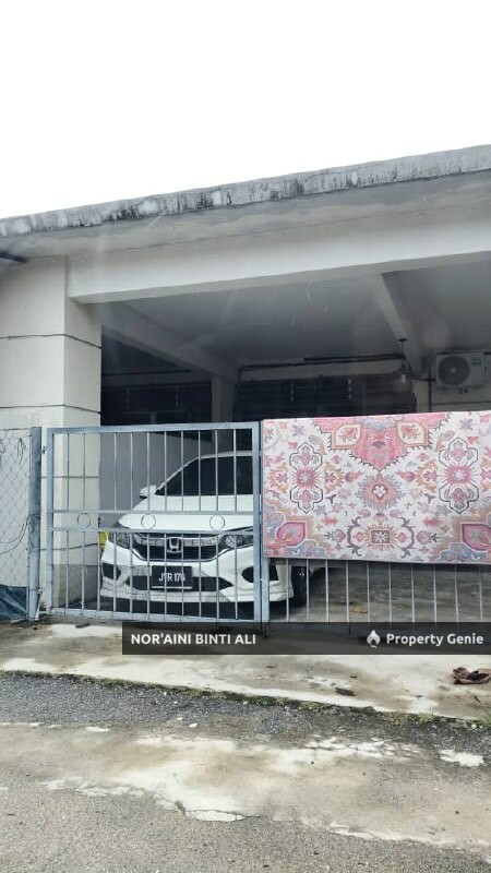 TERES SETINGKAT UNTUK DIJUAL Taman Tunas Mahkota, Sri Mahkota Permai, Batu 11 Kuantan Pahang.