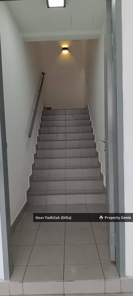 End Lot Townhouse Taman Nilai Perdana Upper Unit Full Loan Booking 1k