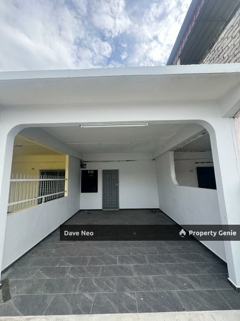 Taman Indah Jaya • 2-Storey House • 4Beds 2Baths • Unfurnished