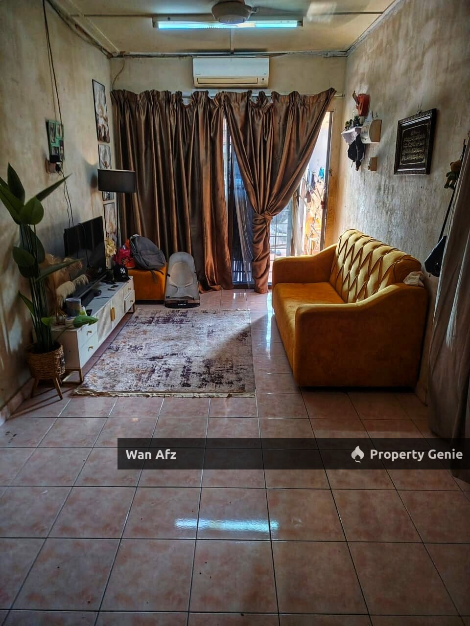 TERES SETINGKAT DI SERI MAHKOTA PERMAI, TAMAN TUNAS MAHKOTA, KUANTAN