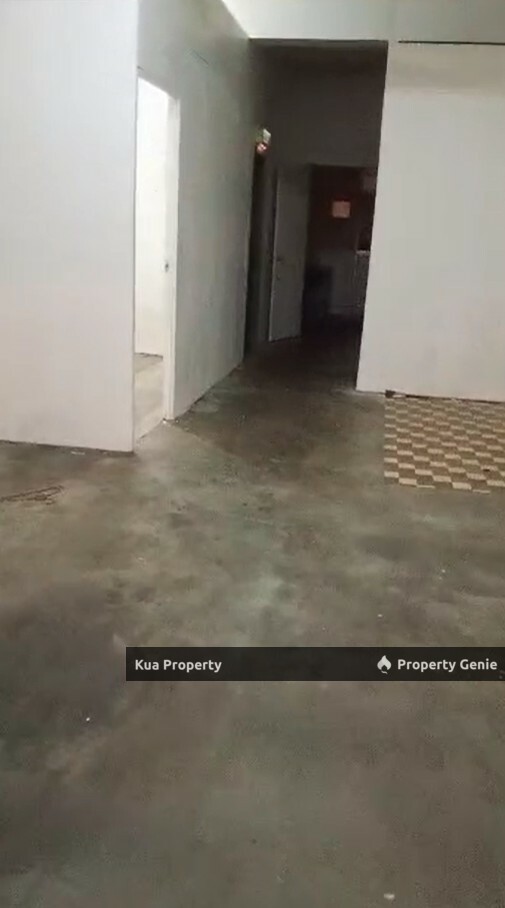 First Floor Shophouse FOR RENT! Located at City Square, Pending