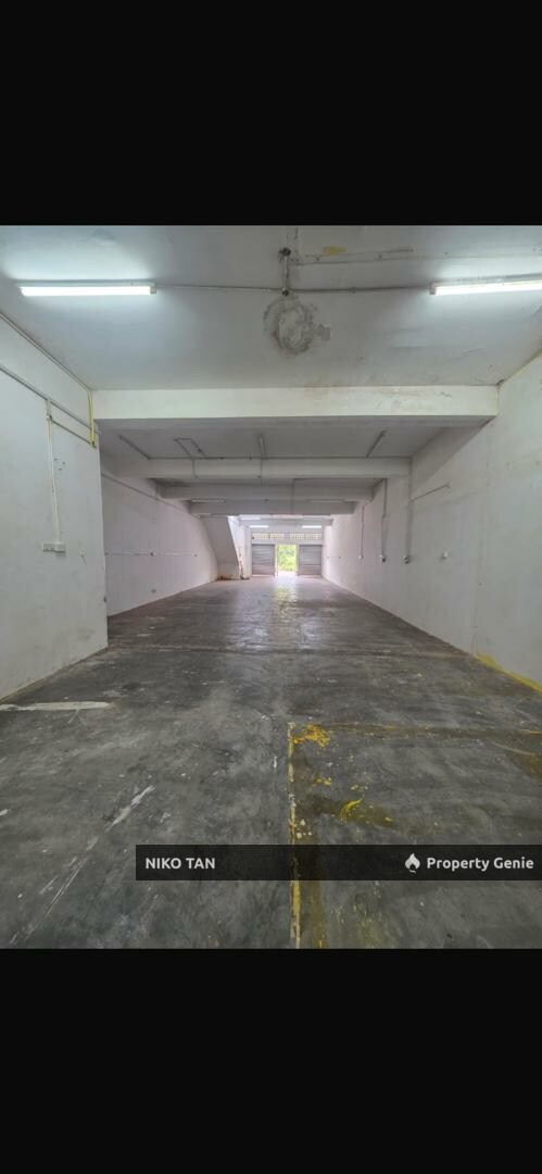 Jalan Cantik 2Storey Shoplot Taman Pelangi Indah For Rent