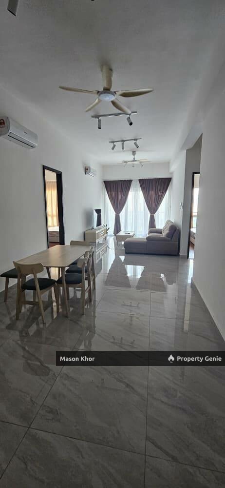 CODRINGTON RESIDENCE MIDDLE FLOOR 1288sf 2CP FULLY RENO & FURNISHED GEORGETOWN