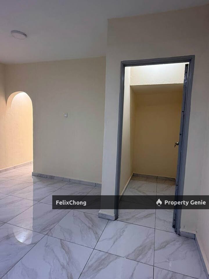 Johor Jaya 2 Sty Low Cost Corner Lot,Jalan Seroja,Johor Bahru,Renovated