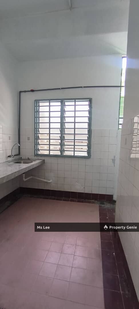 3rd floor Shop Apartment RM 350 (Pasar Malam) -Taman Sentosa @ Klang- Ready 15/7 or 31/7