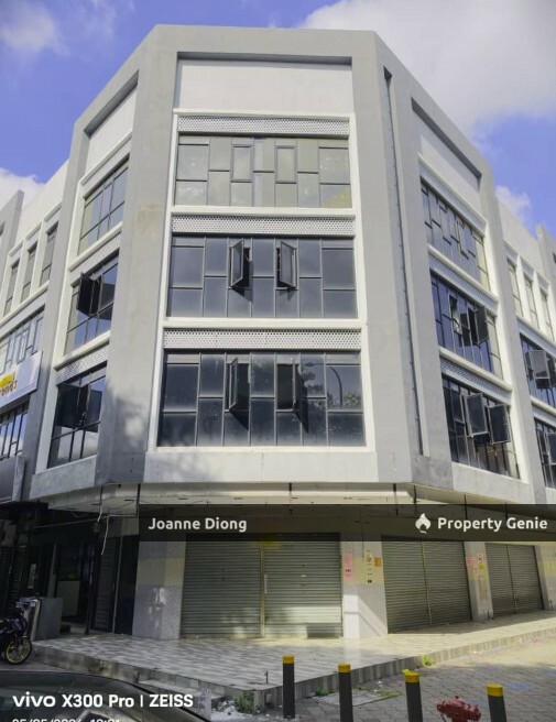 Taman Sri Muda Ground Floor Corner Shop