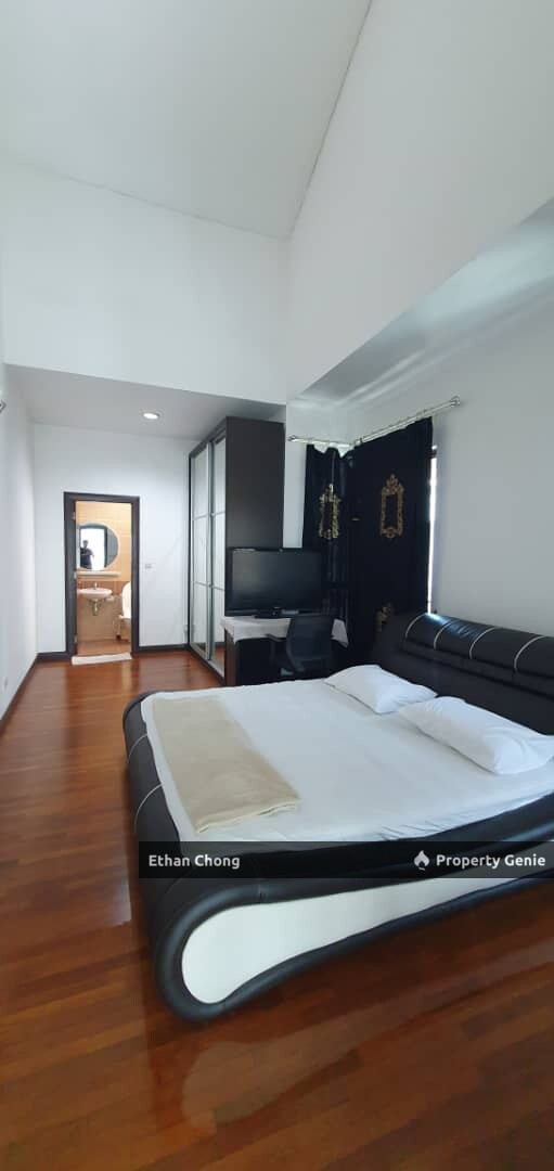 USJ 17 Restree 2 1/2 Storey Semi D House For Rent