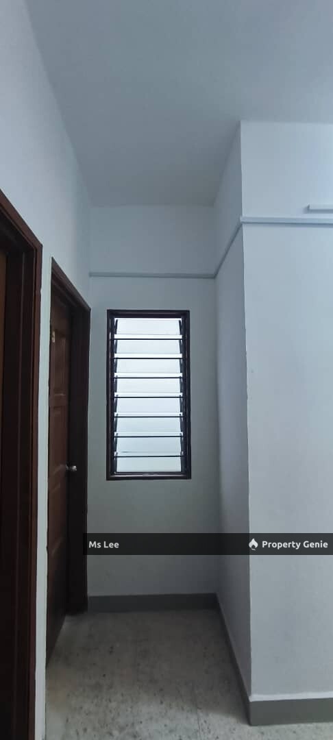 Male Room 3 RM750 @ 1st Floor Shop Apt-Sek 7-Shah Alam-near UITM-Ready Now