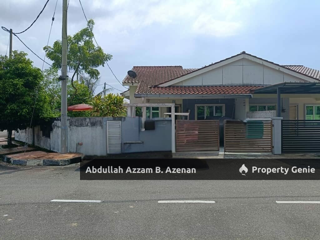CORNER LOT Taman Halaman Indah Jawi