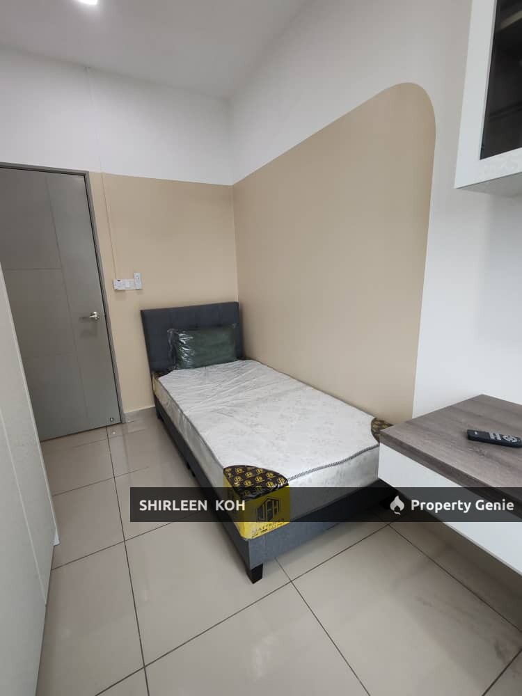Female room for rent at Austin Regency @ Taman mount austin