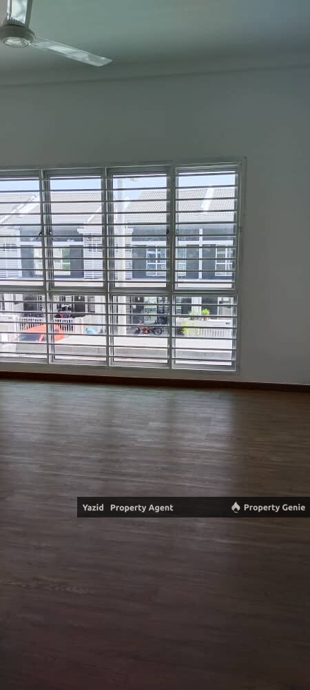 Double Storey, Taman Azalea, Bukit Rahman Putra, Sungai Buloh