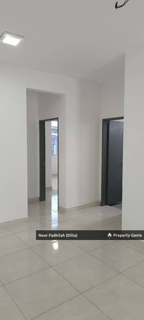 End Lot Townhouse Taman Nilai Perdana Upper Unit Full Loan Booking 1k