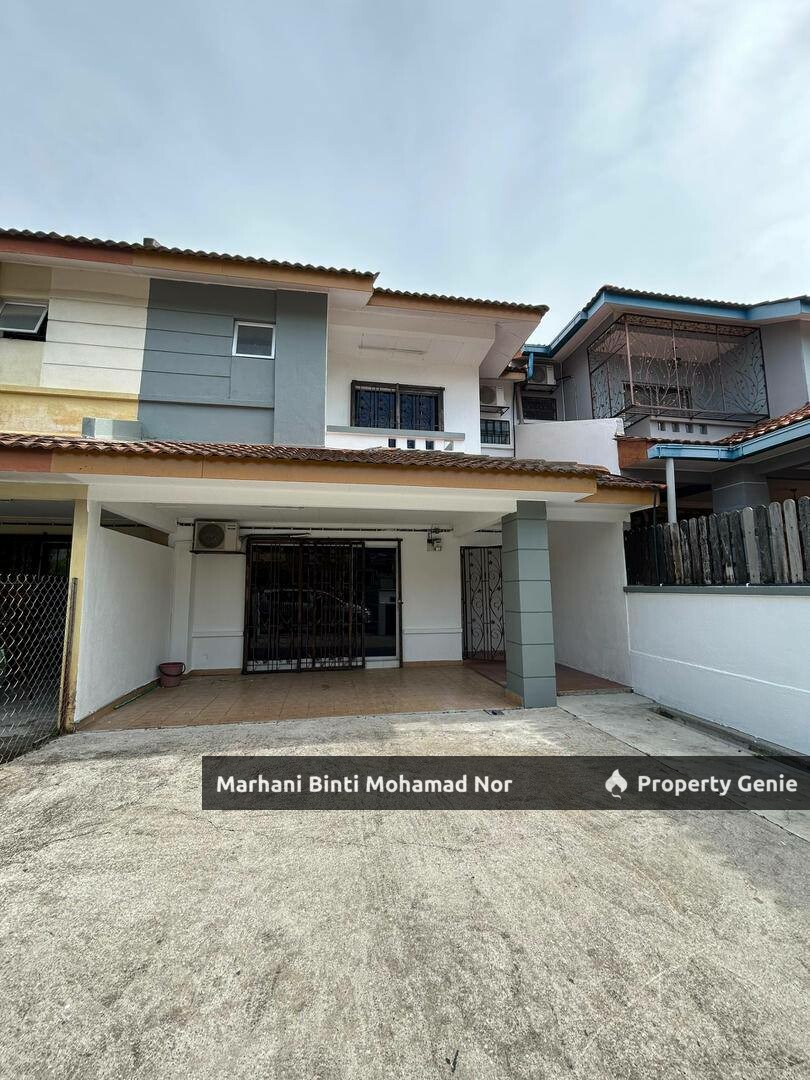 Partial Furnish • Double Storey Bukit Mahkota