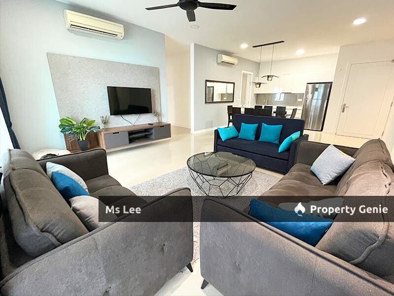 Pavilion Hilltop @ Mont Kiara- Level 21 with balcony-Sale below bank value Rm250k