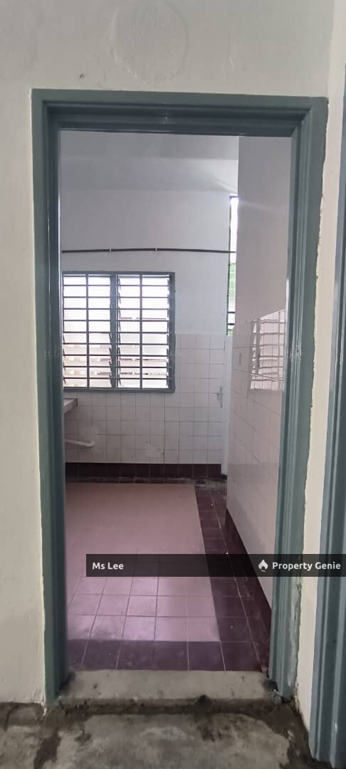 3rd floor Shop Apartment RM 350 (Pasar Malam) -Taman Sentosa @ Klang- Ready 15/7 or 31/7