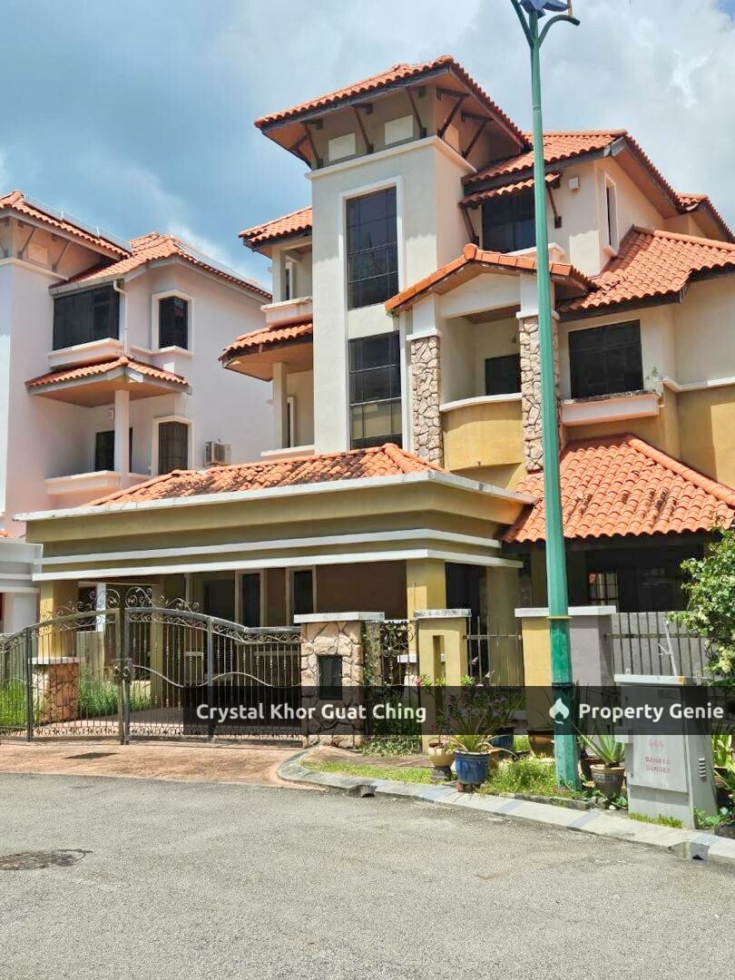 3 Storey Bungalow at D'Residence, Near Queensbay