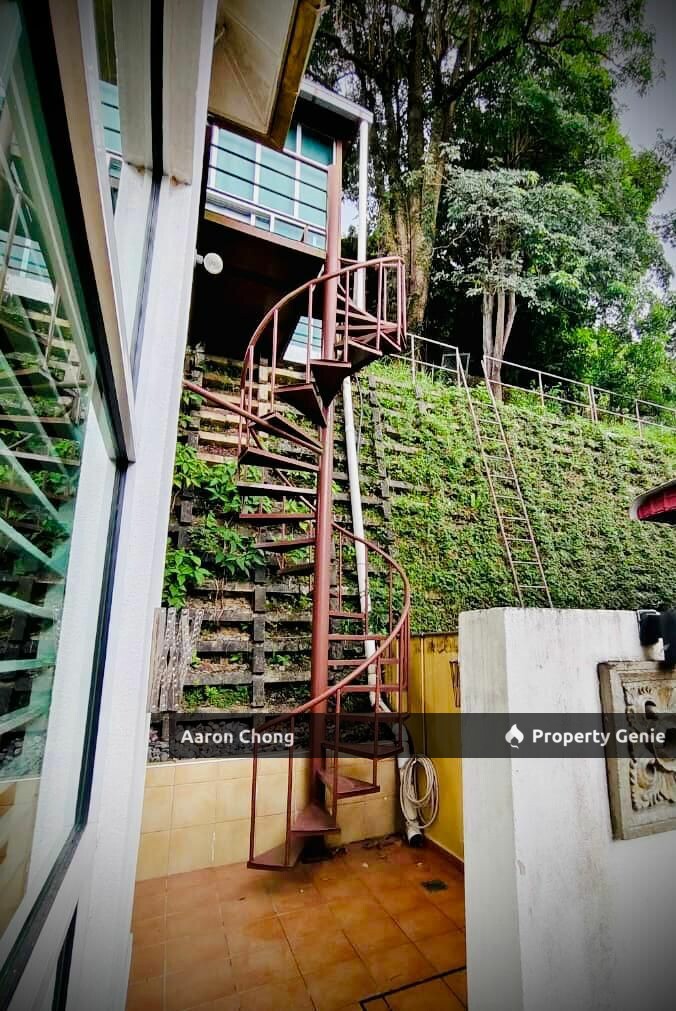 Bukit Beruang 2.5 Storey Semi D